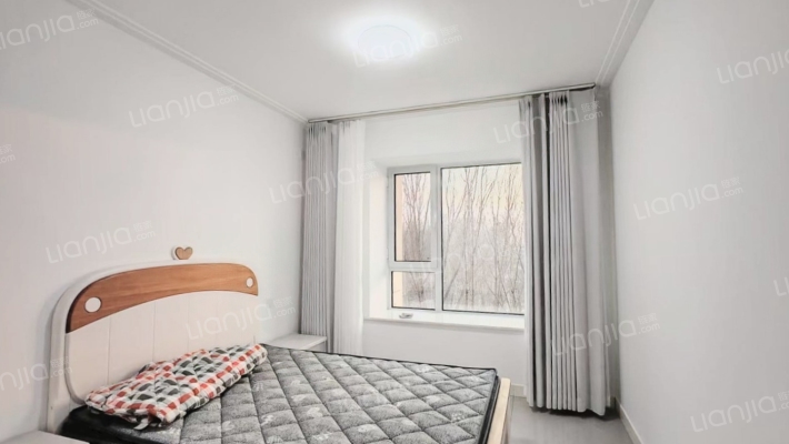 隆基泰和铂悦山 2室1厅 南 北-卧室A