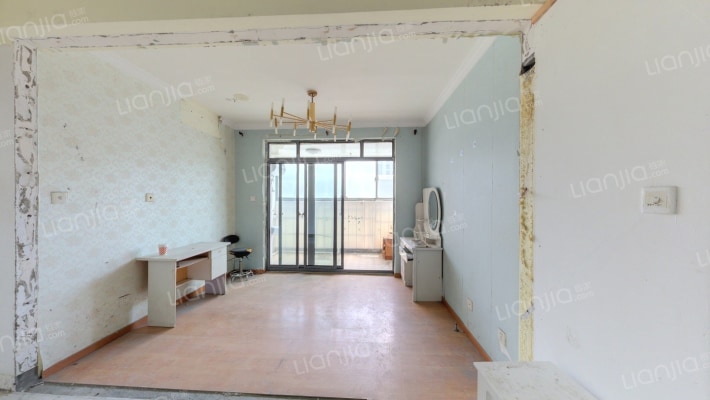 嘉秀新苑二手房实景图