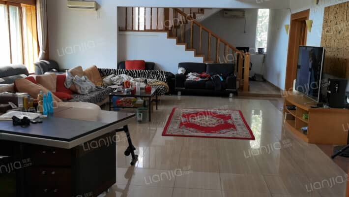 4A级高尔夫独栋别墅，带高尔夫球卡，1200平私人庭院。-客厅A