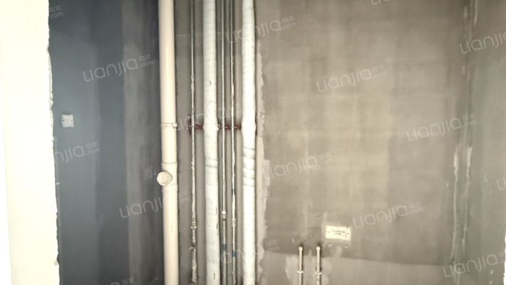 上叠 带露台跟小院，距离北京仅1900米，京西南大门-卫生间B