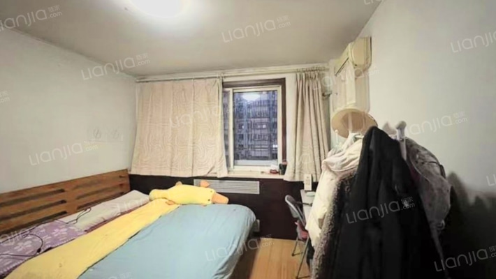 新安小区 3室2厅 南 北-卧室C