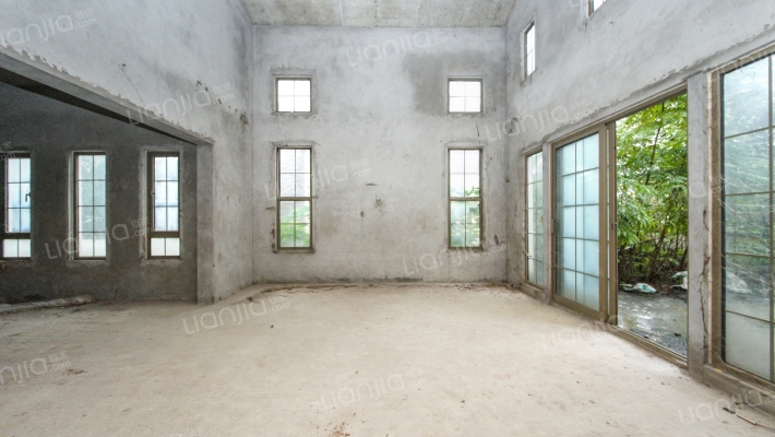 坡岭顿小镇二手房实景图