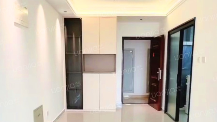 隆基泰和铂悦山二手房实景图