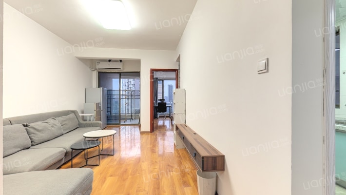 西锦国际三期二手房实景图