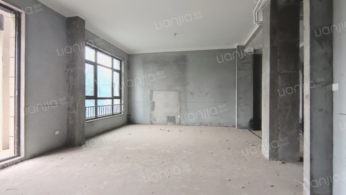 绿地香颂二手房实景图