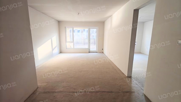 大社区 南北通透 好楼层 采光视野好 北京公交直达小区-客厅