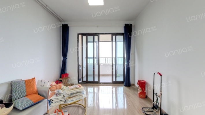 中梁世茂十里晴川二手房实景图