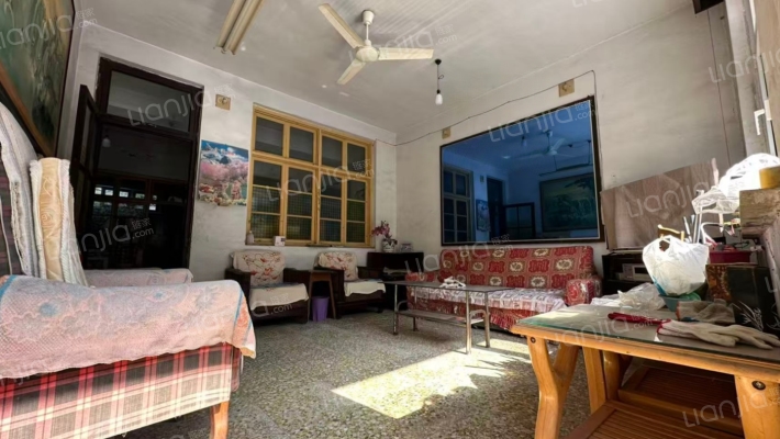 东店东街居民楼二手房实景图