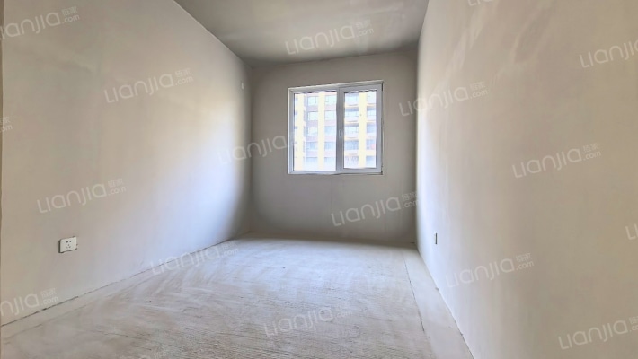 房子是南北通透的通风效果好中间楼层采光没有遮挡-卧室C