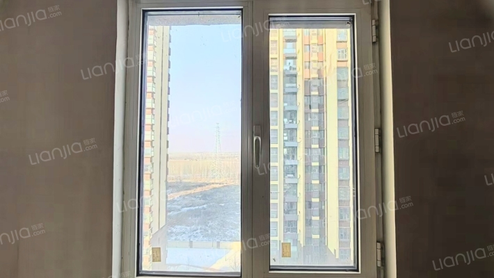 北京界三利中和城C区。100平三居室南北通透，位置好，-卧室C