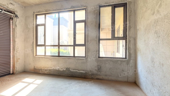 鸿基云玺台二手房实景图