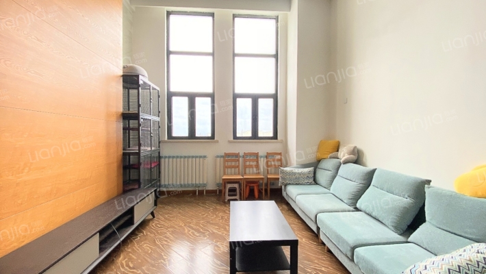 兆恒广场院外SOHO二手房实景图