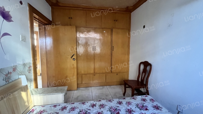 范阳路板楼2层，南北通透两居，房本满五唯一-卧室B