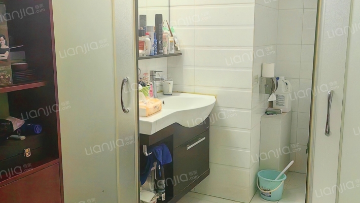 涿州火车站旁，可拎包入住的精装大复式，采光好-卫生间B