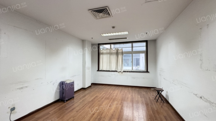 天成国贸中心二手房实景图