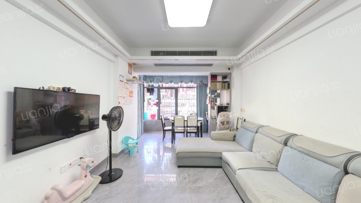 东大新村二手房实景图