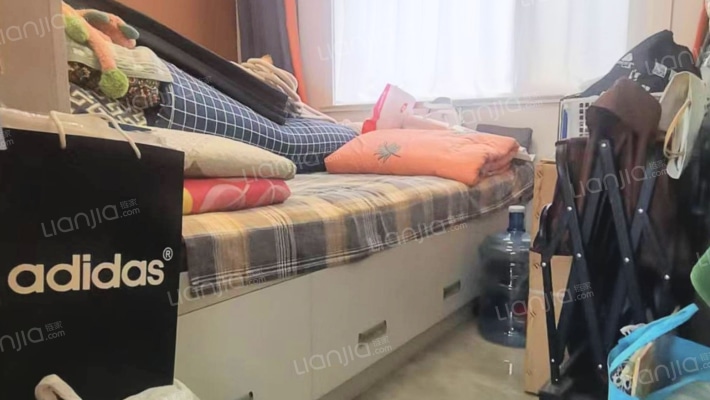 高层住宅，视野开阔，采光好。交通便利。-卧室B