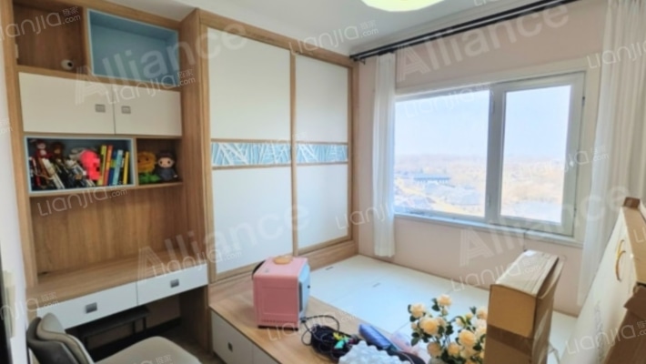 格局好，楼层好，精装修 高夫球场里的高层 环境好-卧室A