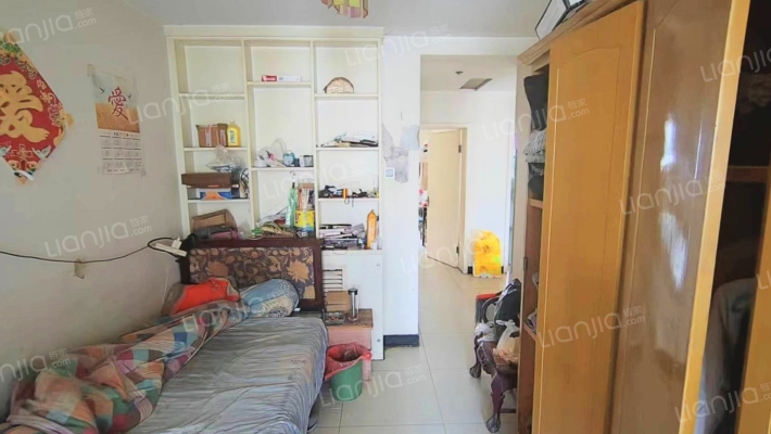 广场旁边公摊小板楼，南北通透大两居-卧室B