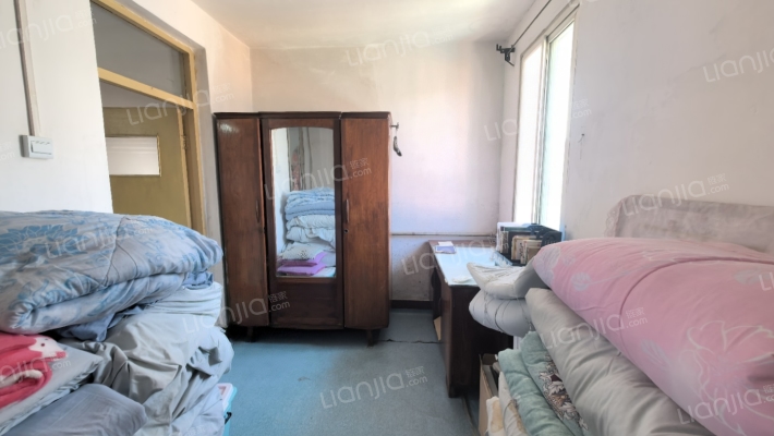 房本满五 过户费低 三连排。。-卧室B