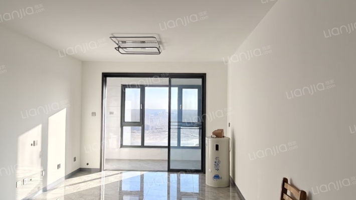 大社区 高绿化，配套齐全，北京公交直达小区。-客厅