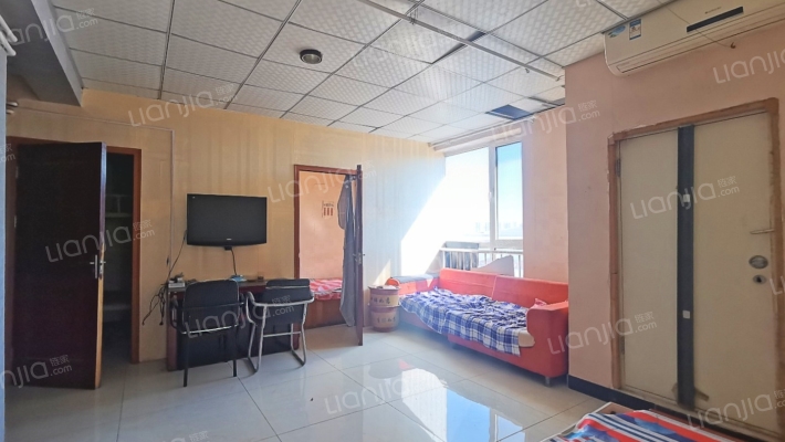 港基中心二手房实景图