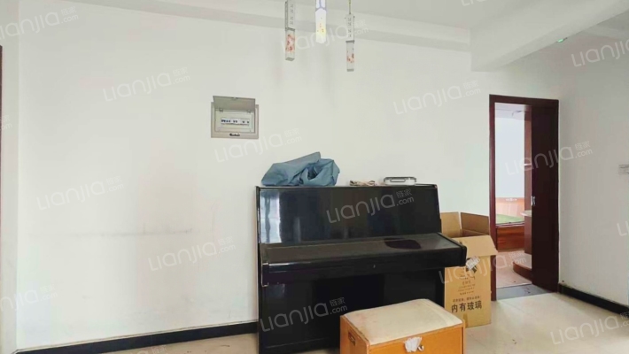 南北通透两居室，中间好楼层，采光好-餐厅