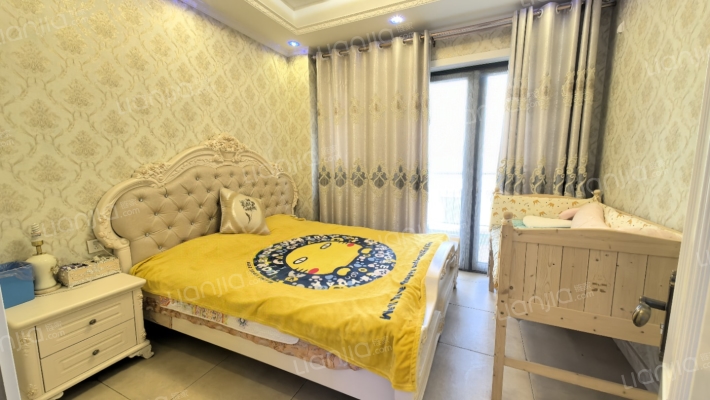 南北通透的联排别墅，品质社区，绿化好，没有遮挡.-卧室D