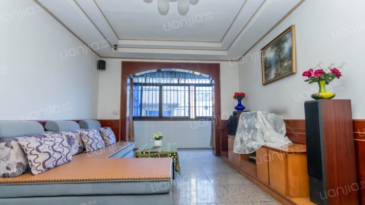 校园路二手房实景图