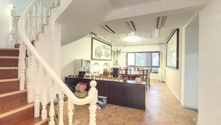 天润别墅二手房实景图