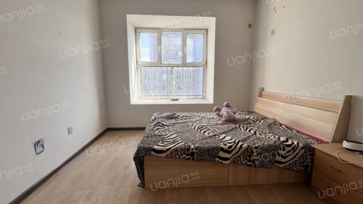 南向格局 楼层好 视野宽阔 适合居住-卧室A