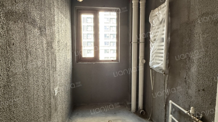 鸿坤理想尔湾 3室2厅 南 北-卫生间B