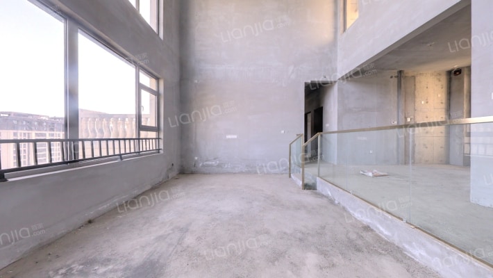 绿地新里里尔公馆二手房实景图