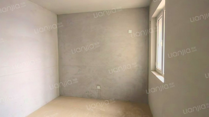 业主移民国外 诚心出售，价格可聊，适合刚需自住-卧室B