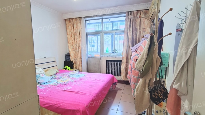 开发区，双语，低楼层，集中供暖三居-卧室C