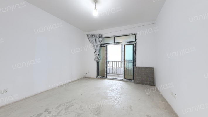 和泰家园300号二手房实景图