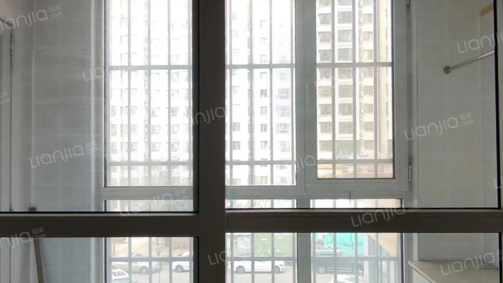 德信公园旁 翡翠城大两居 中间楼层 随时看房-阳台