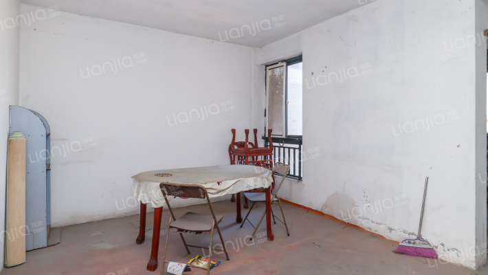 南盛家园二手房实景图