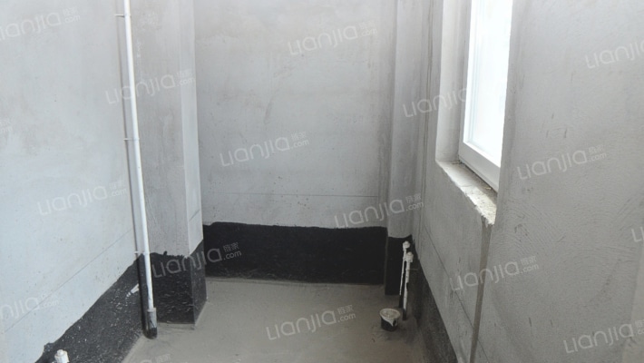 京都颐和城  边户 233平联排别墅 带大院子急售-卫生间C