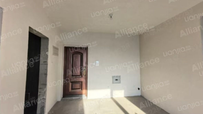 高尔夫别墅区内高层南北通透三居出售-餐厅