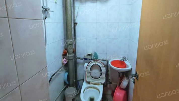 金税小区三居双位大三居南 北集中供暖-卫生间B