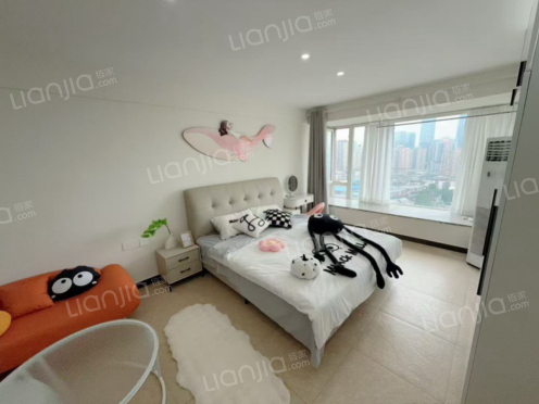 整租·华创国际大厦 1室1厅 东南/南