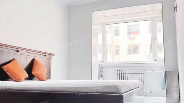 精装修，南北通透，户型方正！！-卧室A