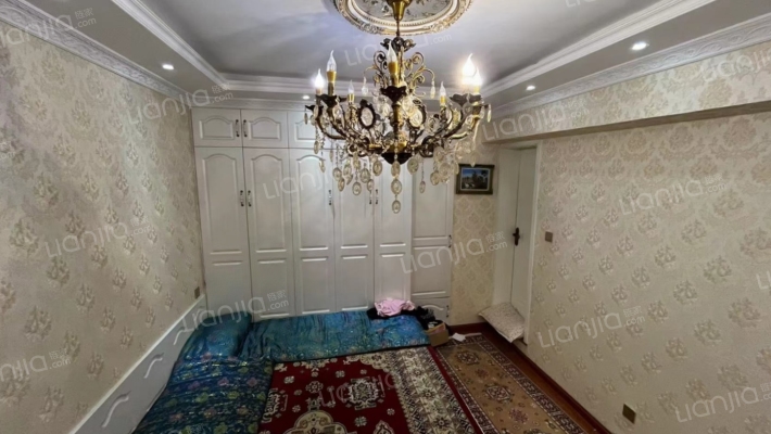 新华南路 新疆银行上层住宅 精装2室-卧室B