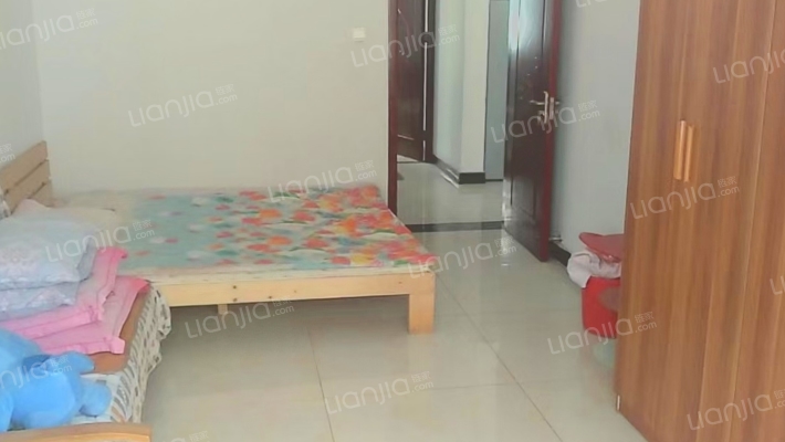 小区交通方便，配套齐全，集中供暖，-卧室B