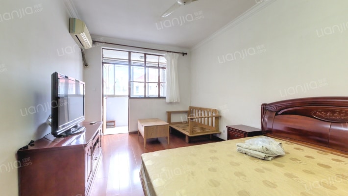 桃浦四村易居紫荆苑二手房实景图