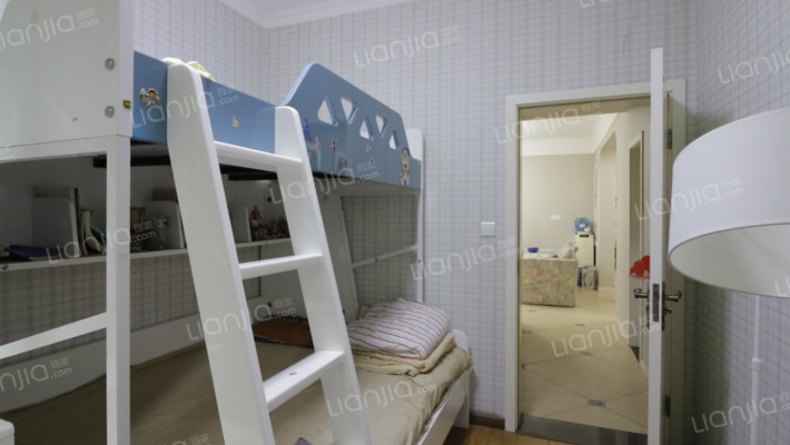 地中海三室出售，精装修，看得起价格可谈-卧室C