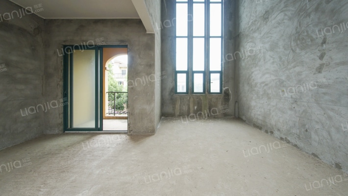 庆隆南山高尔夫国际社区钻石岛二手房实景图