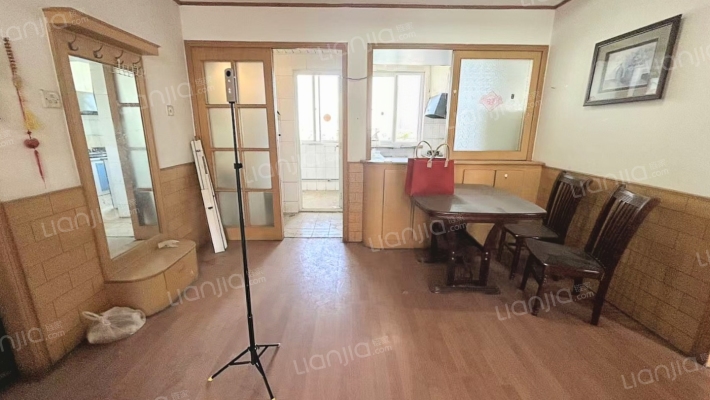 新安小区 3室2厅 南 北-餐厅