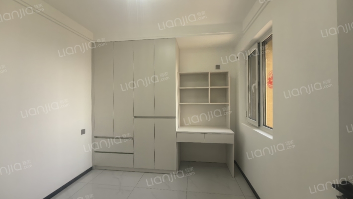 户型格局方正 视野宽阔 采光充足  价格可议-卧室B